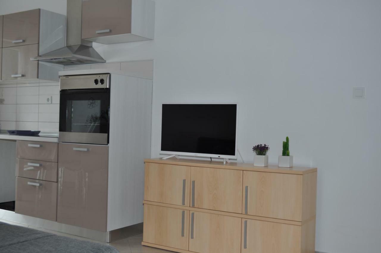 Apartments Matej & Irena Đảo Đảo Cres Ngoại thất bức ảnh